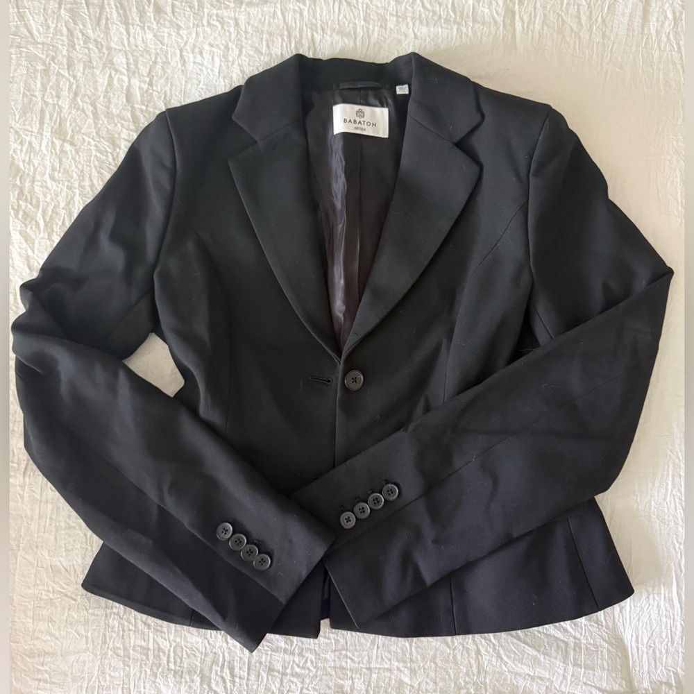 Aritzia Babaton Blazer - Black - size 4